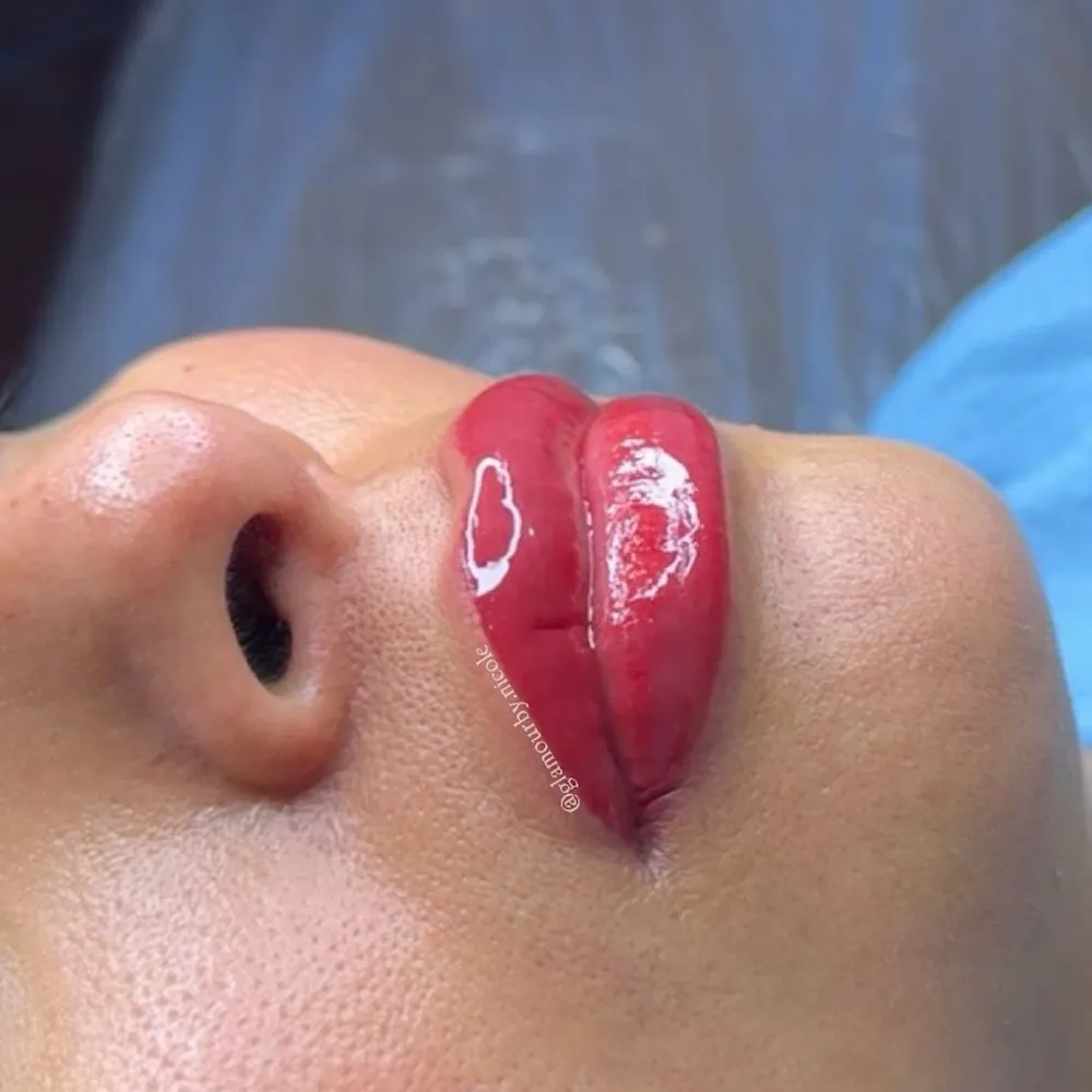 Microlips y Fullips — micropigmentación en Los Olivos, Lima